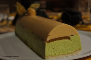 Bûche abricot-pistache